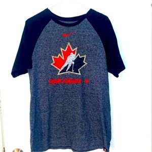 Nike Team Canada Tee Medium
